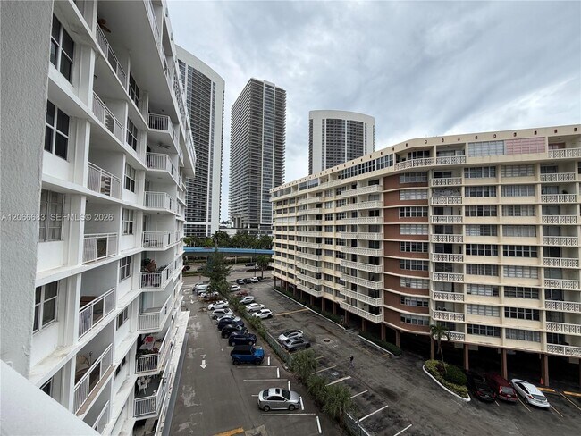 Building Photo - 1801 S Ocean Dr
