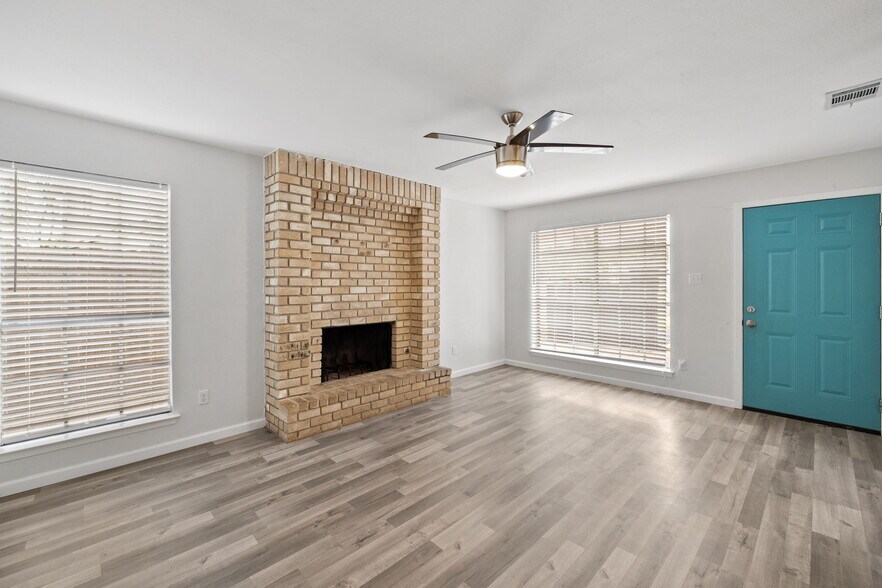 Building Photo - 1805 Mearns Meadow Blvd