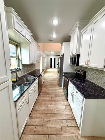 Building Photo - 8901 Silver Crk Rd