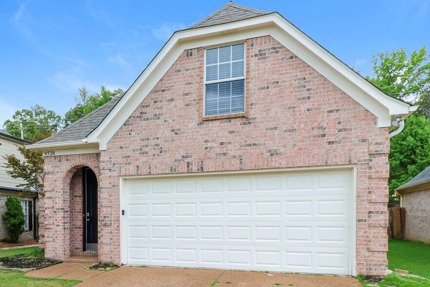 Building Photo - 9728 Tucker Creek Cove