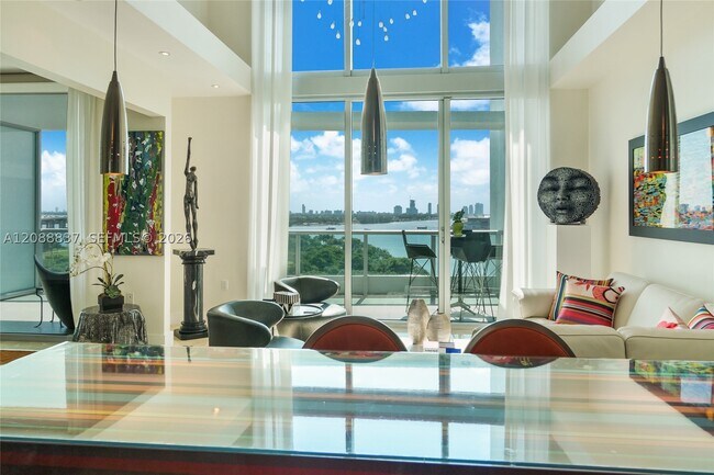 Building Photo - 900 Biscayne Blvd