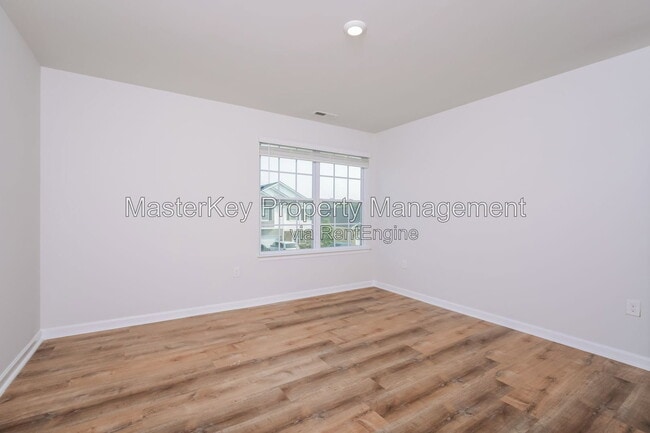 Building Photo - 633 Birchhead Dr