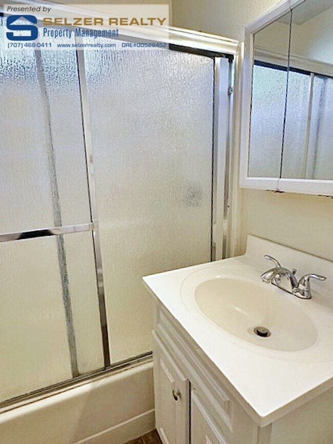 Building Photo - 1068 Alice Ave