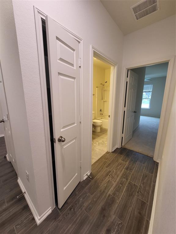 Building Photo - 817 Solitude Dr