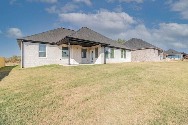 Building Photo - 805 Carlock Dr