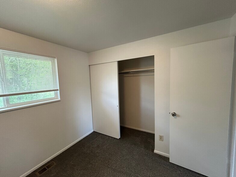 Rear bedroom (2) - 817 W Sage St