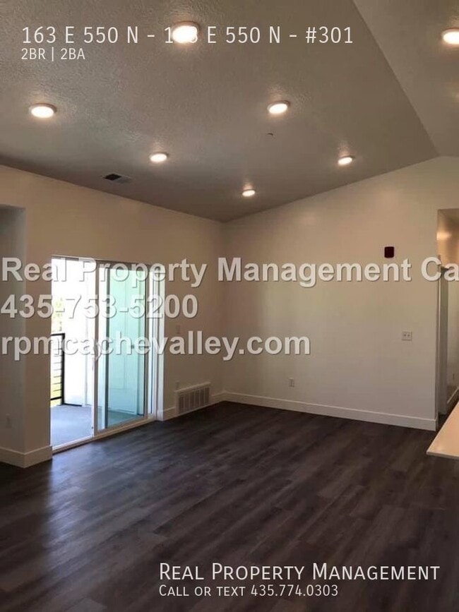 Building Photo - 163 E 550 N