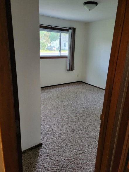 Building Photo - 300 Locust St