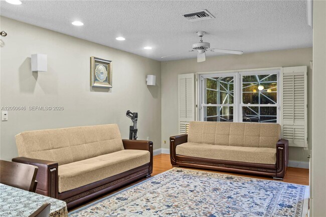 Building Photo - 6885 NW 75th Pl