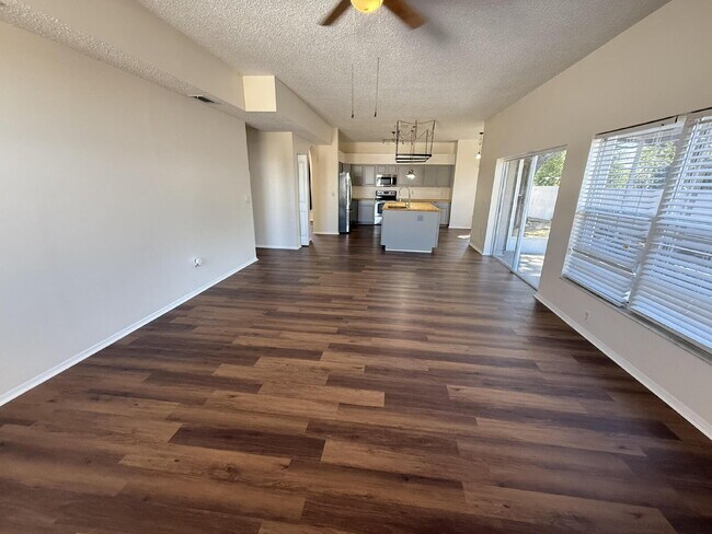 Building Photo - Beautifully remodeled 6 bedroom - 3 bath home in Summerfield Village