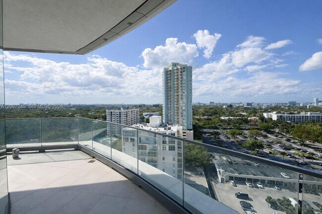 Building Photo - 175 SE 25th Rd