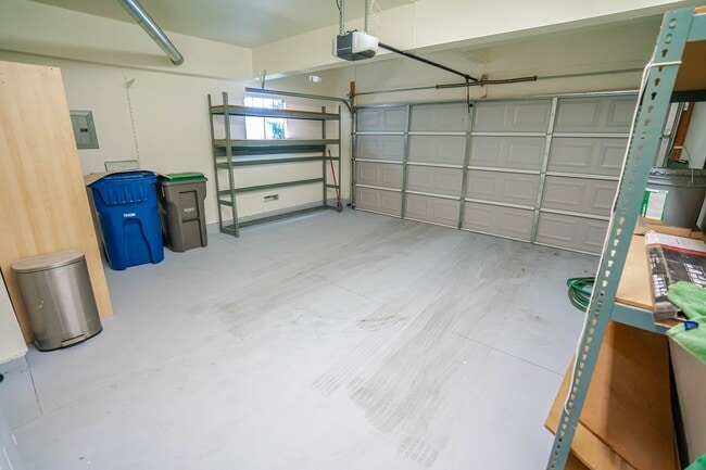 Building Photo - 2-Bedroom Townhome in Valencia's Cheyenne ...