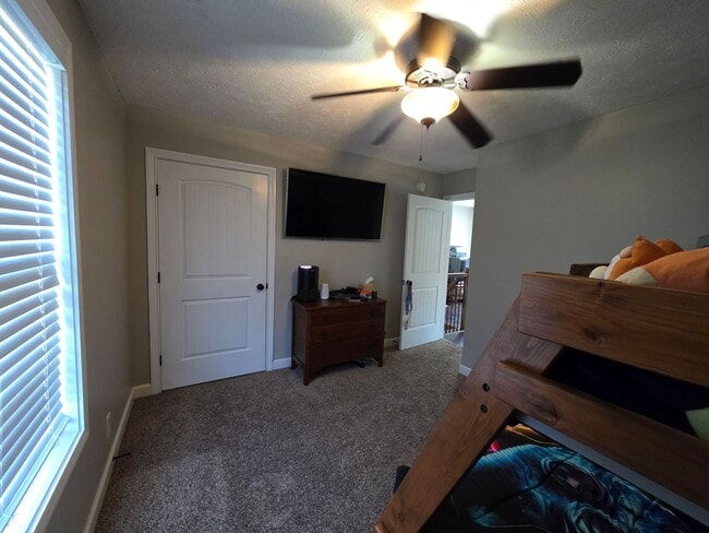 Building Photo - Charming 2-Story Home Available This Novem...