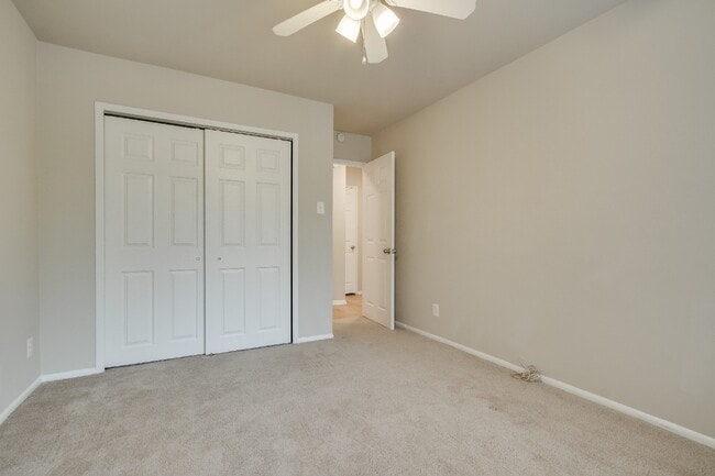 Building Photo - 1210 N Taft St