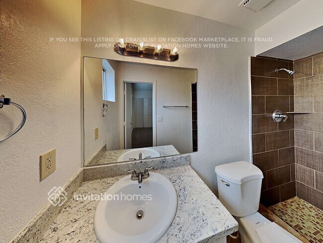 Building Photo - 1122 W Grandview St
