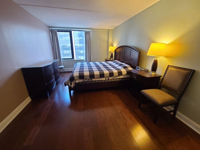 Building Photo - Seasons Condominium