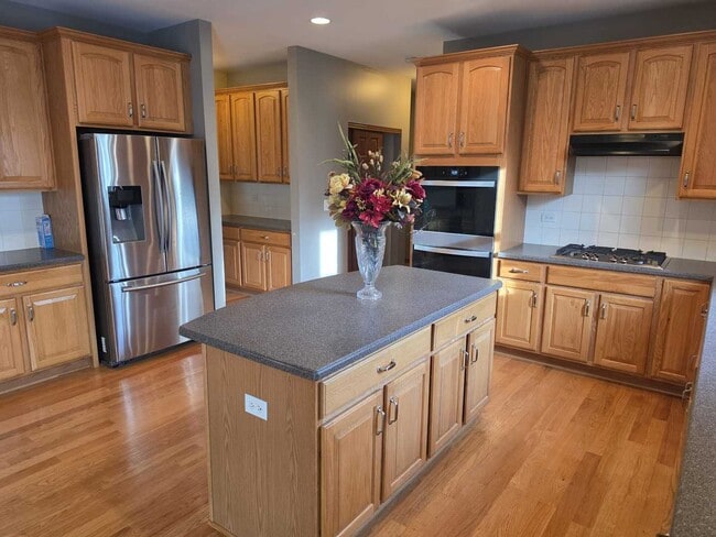 Building Photo - 2350 Fishhook Way