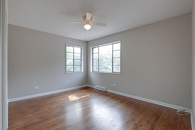 Building Photo - 42 S Maywood Rd
