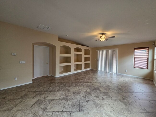 Building Photo - 7805 S 48th Ln