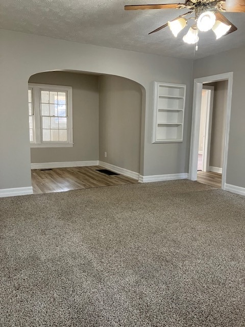 Building Photo - 832 S Fort Ave