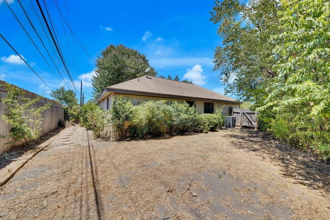 Building Photo - 1207 Gingerlily Cove