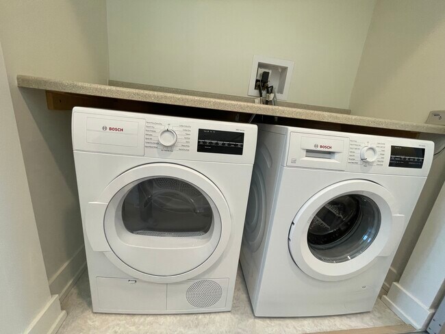 Washer Dryer in unit - 572 Hudson Ave