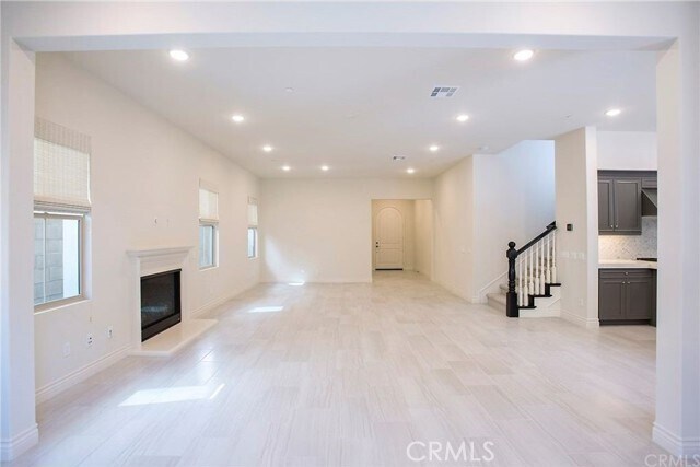 Building Photo - 221 Geyser
