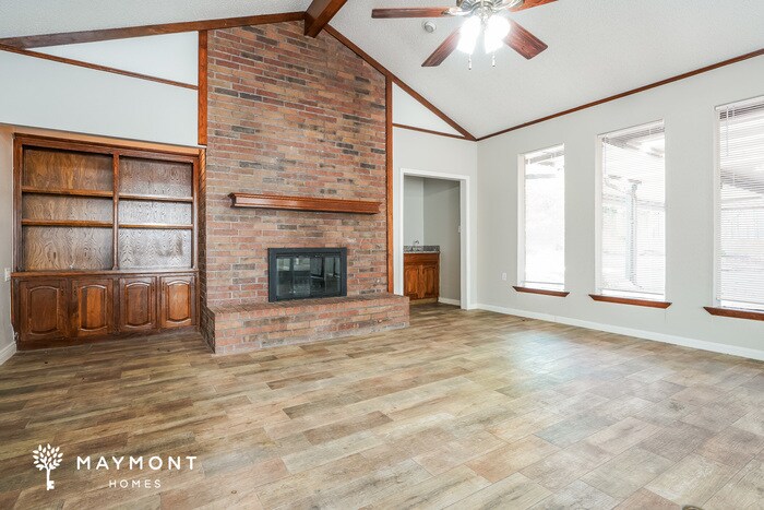 Building Photo - 2111 Inverness Dr