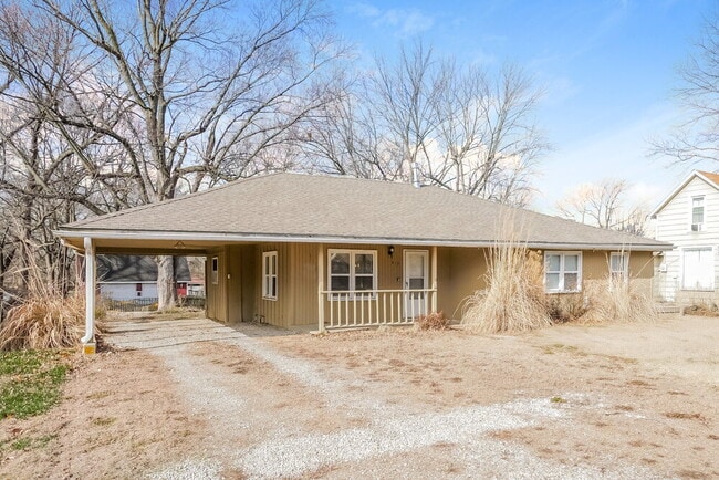 Building Photo - 410 S Washington St