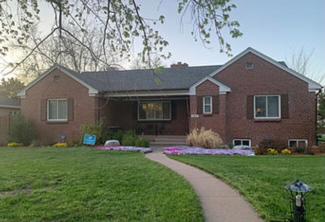 Primary Photo - 6831 Montview Blvd