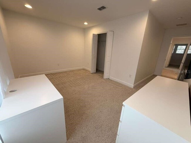 Building Photo - 11737 Verrazano Dr