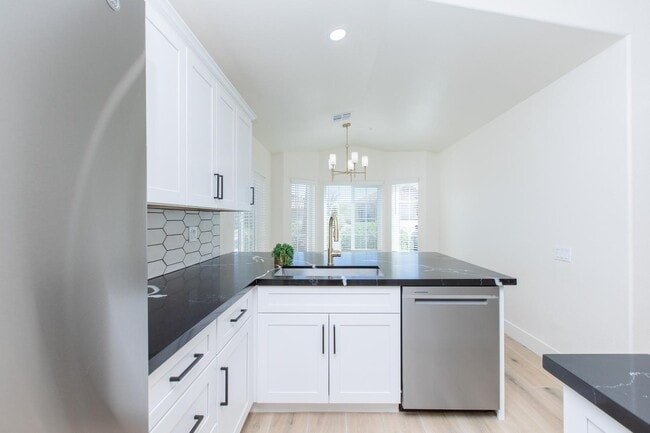 Building Photo - 23554 N 73rd Pl