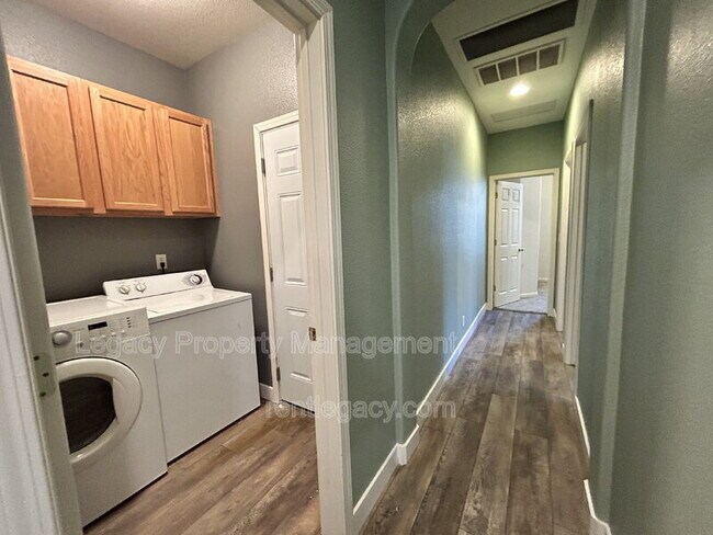 Building Photo - 1867 Malachite Way