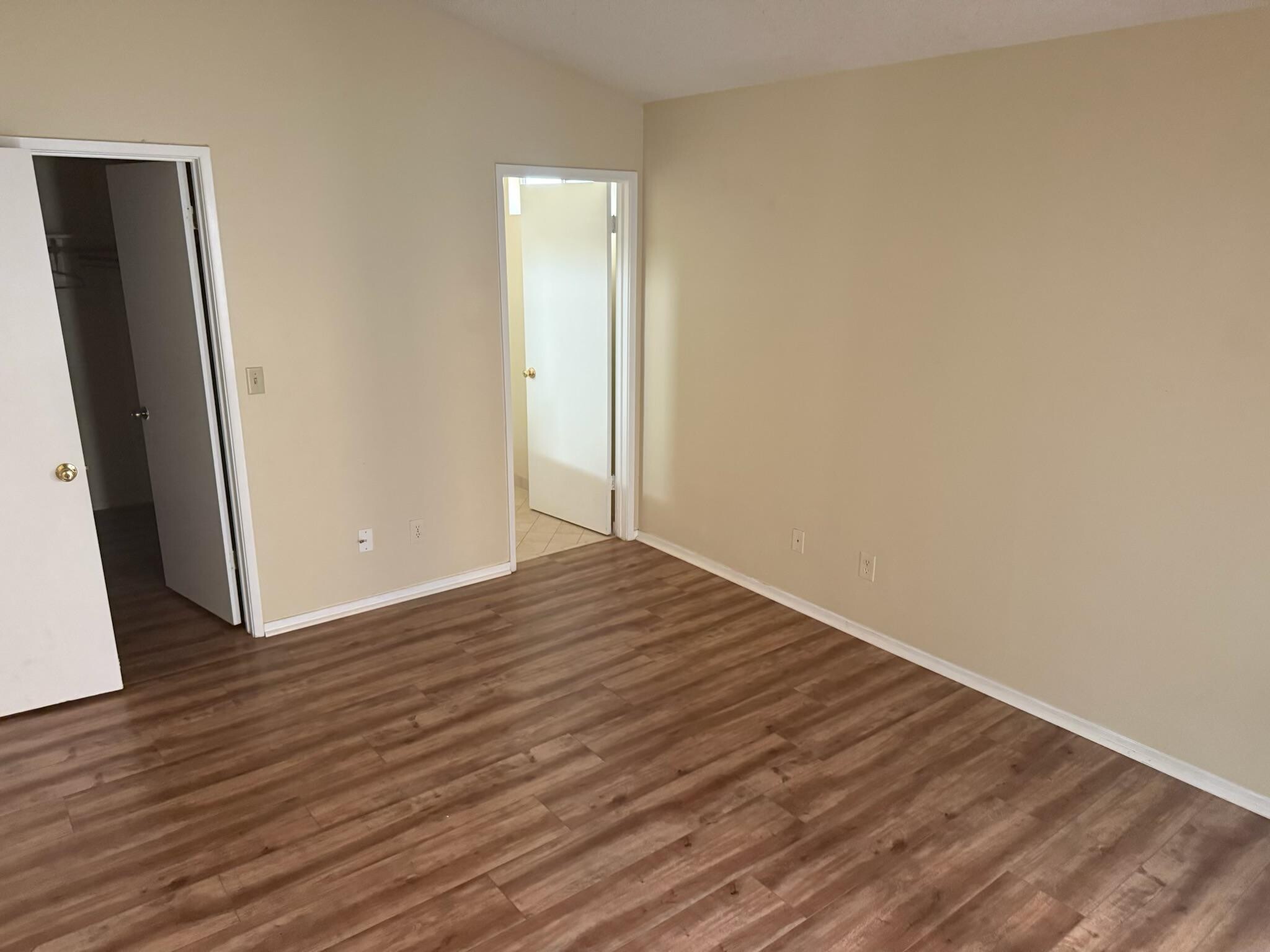 Building Photo - 853 Harper Ct