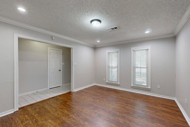 Building Photo - 1407 Skrivanek Ct