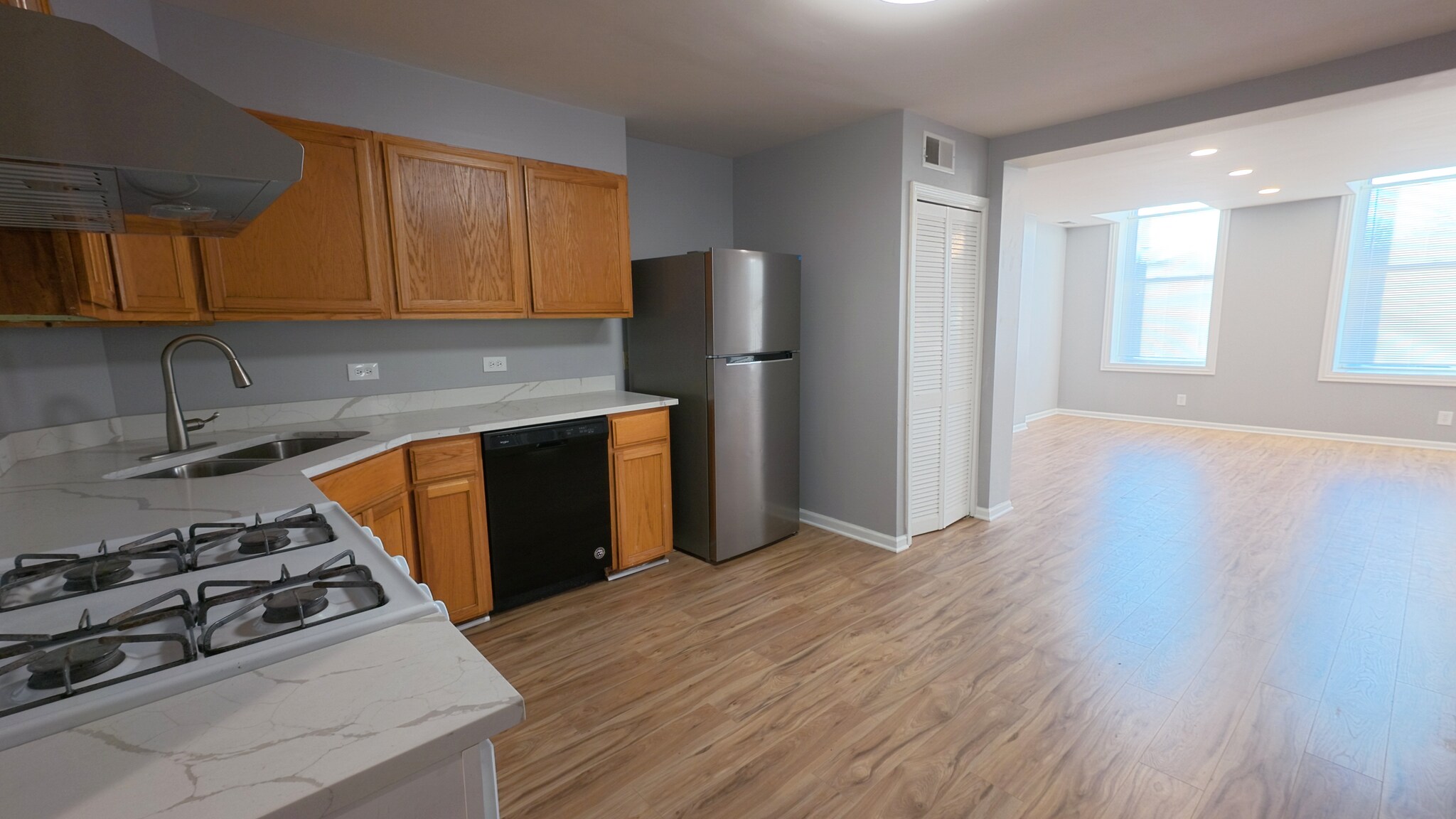 Building Photo - 3307 S Wallace St