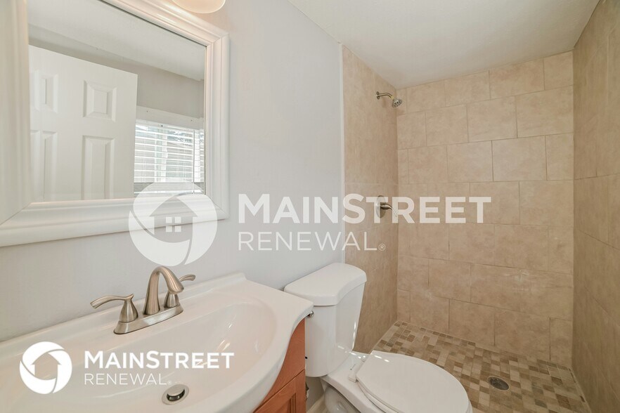 Building Photo - 2305 Ridgecrest Dr