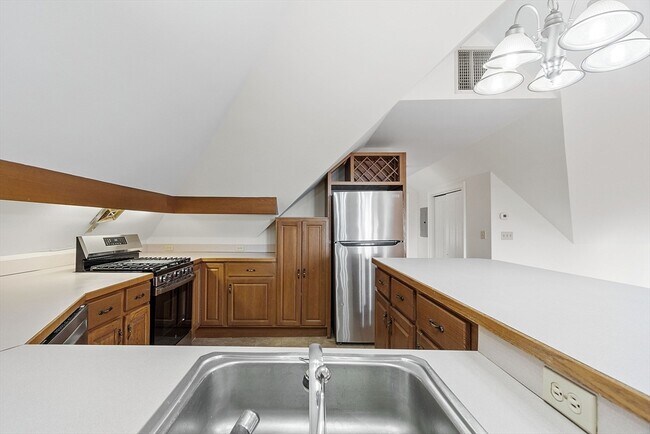 Building Photo - 150 Summer St