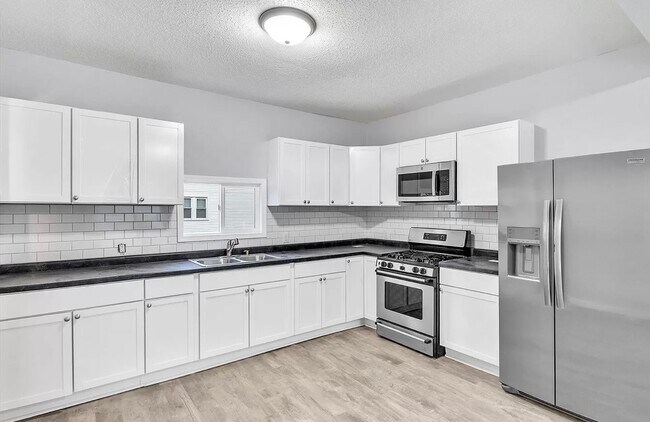 Building Photo - 1029 Sherman Ave