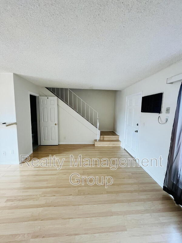 Building Photo - 4800 Williamsburg Ln