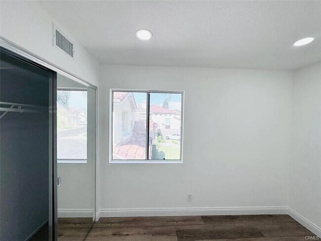 Building Photo - 4739 E Ashford Ave