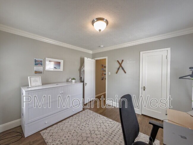 Building Photo - 2122 S 1800 E