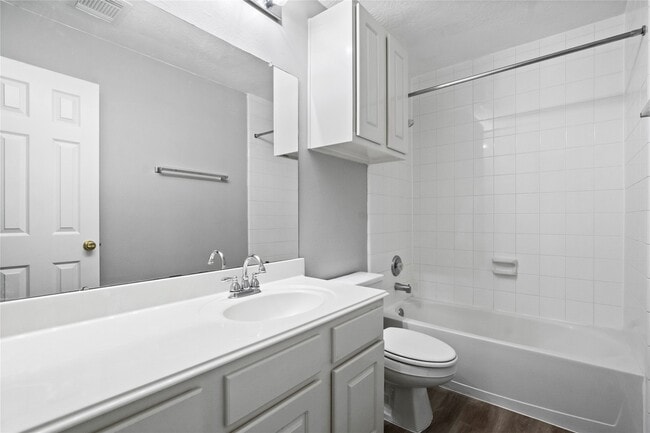 Building Photo - 2210 Melanie Park Dr