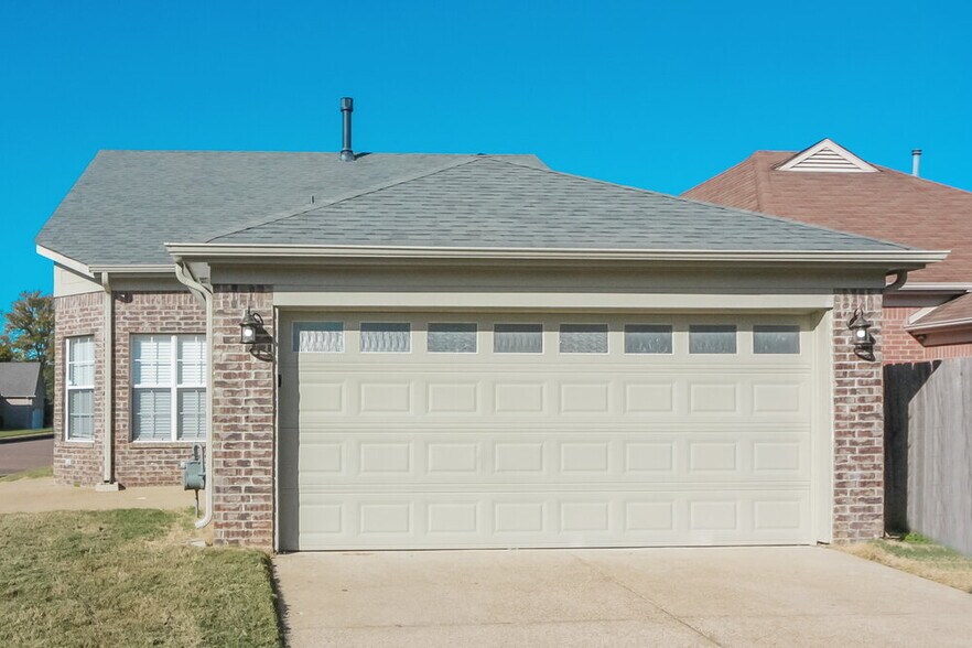 Building Photo - 6799 Showboat Ln