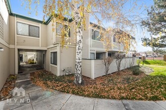 Building Photo - 2415 Sycamore Glen Dr