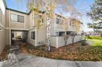 Building Photo - 2415 Sycamore Glen Dr