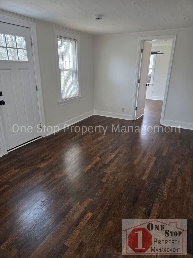 Building Photo - Beautiful 2 Bedroom 2 Bathroom in Independence!