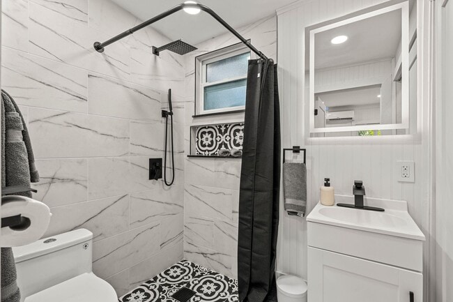 Building Photo - 1017 SW 4th St