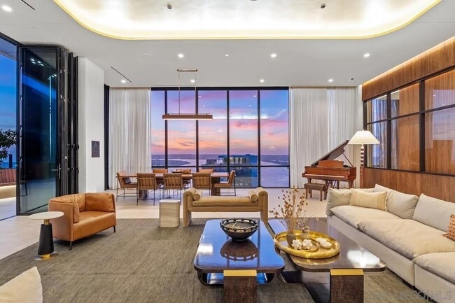 Building Photo - 1331 Columbia St