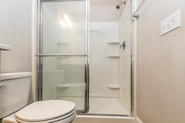 Building Photo - 231 Pilsen Dr